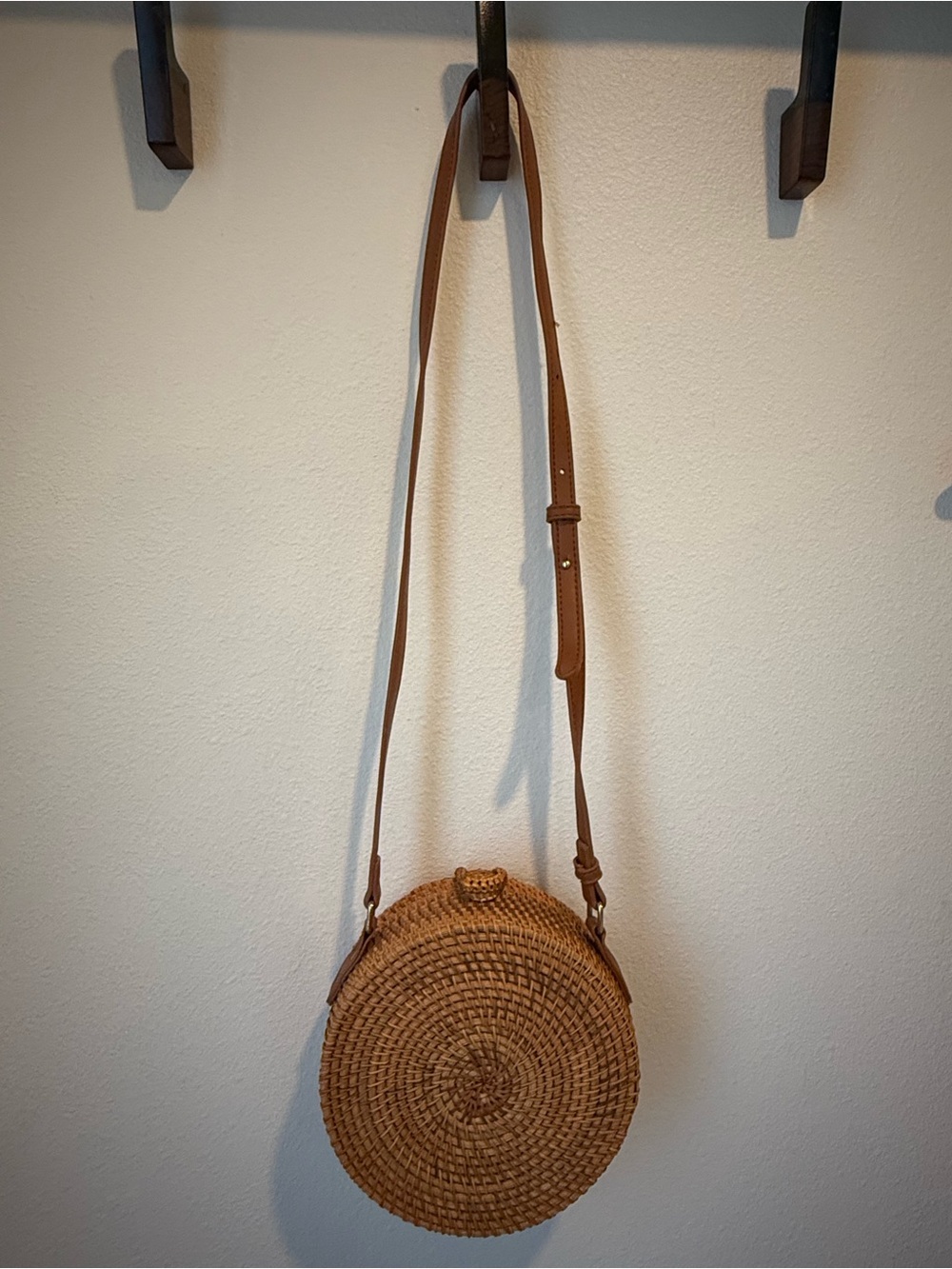 Francesca's Collections Round Woven Crossbody Bag in Brown
